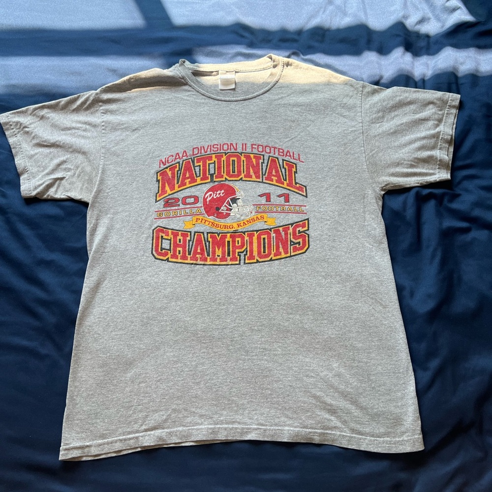 Y2K 2011 Pittsburg State Gorillas National Champion Football T-Shirt Size L